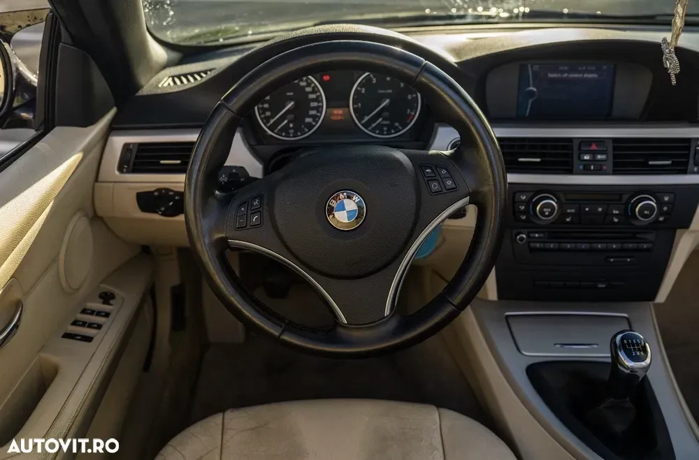 BMW Seria 3 E90/E91/E92/E93 [2005 - 2013] 320i — imagine 5