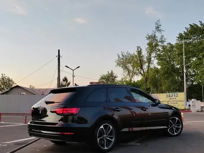 Audi A4 Avant B9