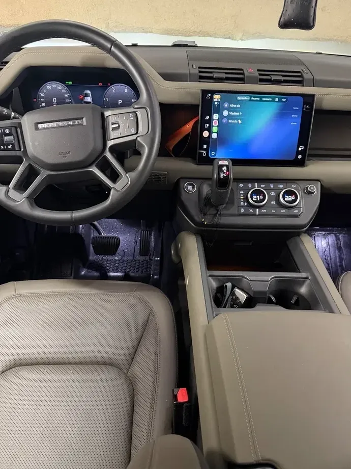 Land Rover Defender — imagine 8