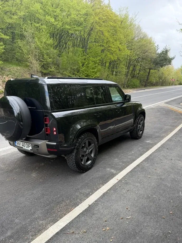 Land Rover Defender — imagine 5