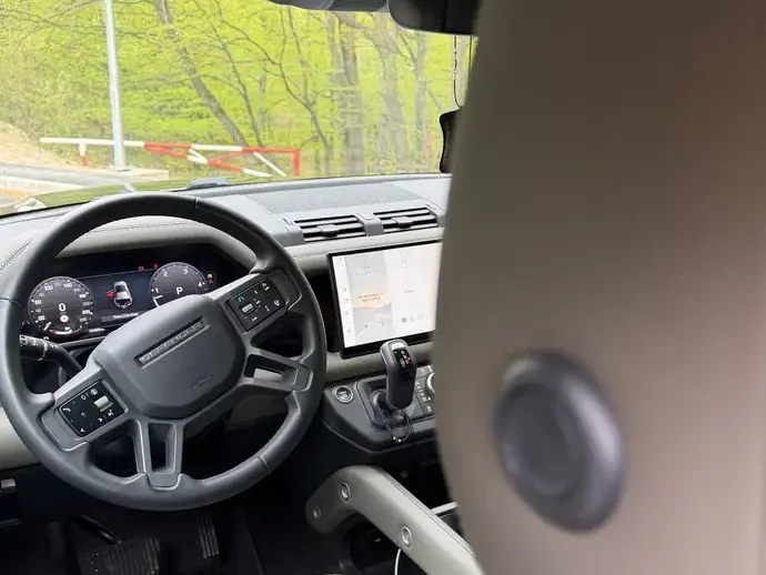 Land Rover Defender