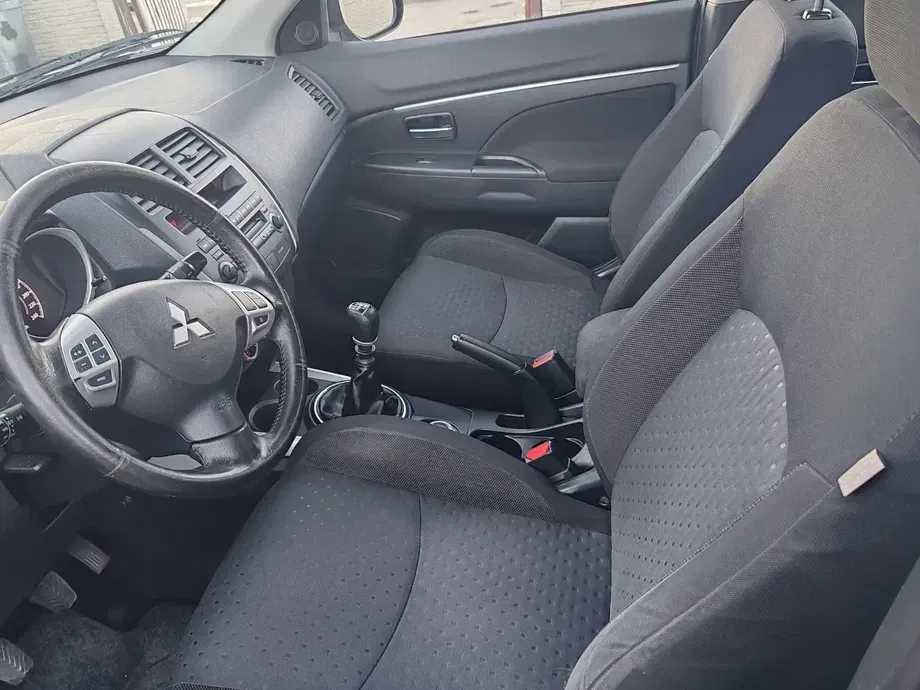 Mitsubishi ASX — imagine 8