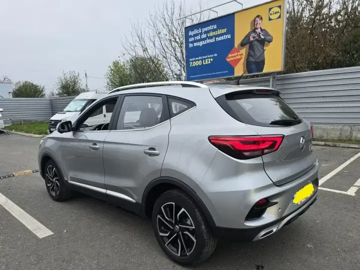MG ZS