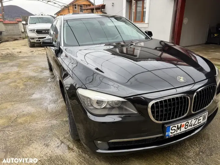 BMW Seria 7 F01/F02 [2008 - 2015] 740i Aut.