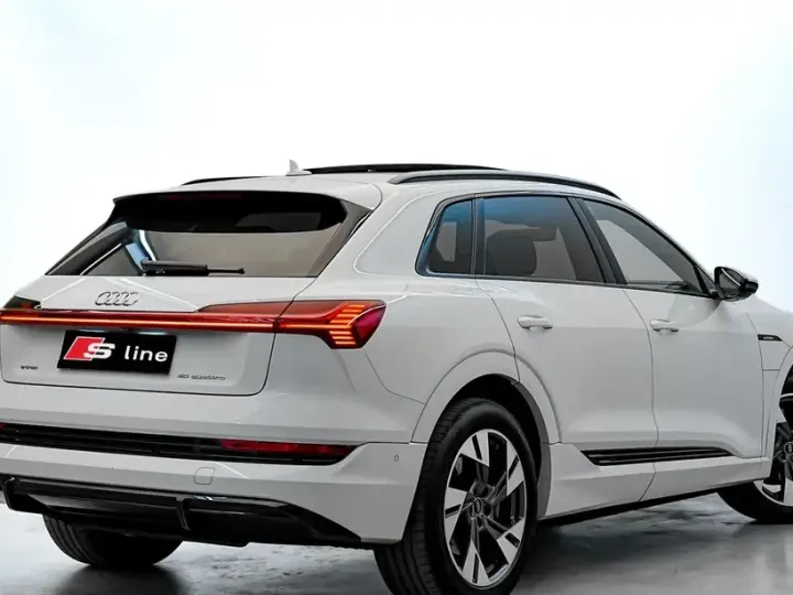 Audi e-tron 50 quattro