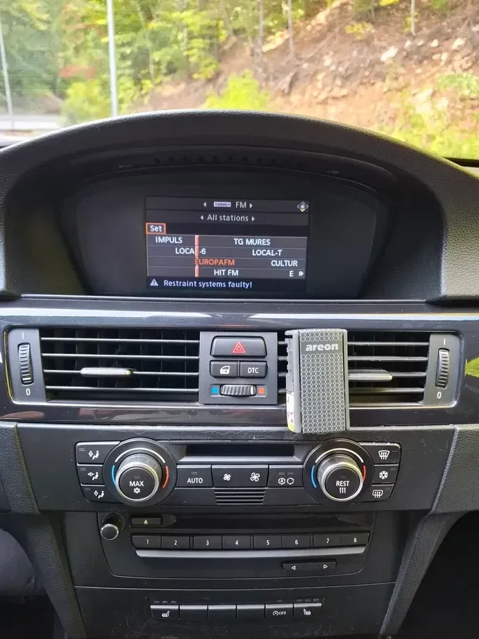 BMW Seria 3 E90/E91/E92/E93 318d — imagine 4