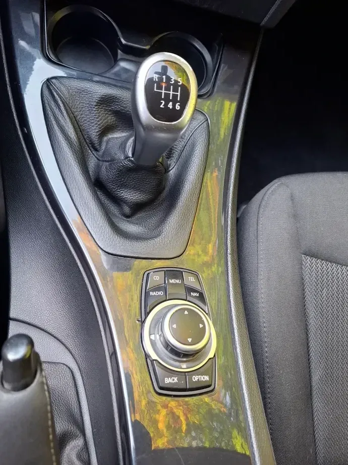 BMW Seria 3 E90/E91/E92/E93 318d — imagine 5