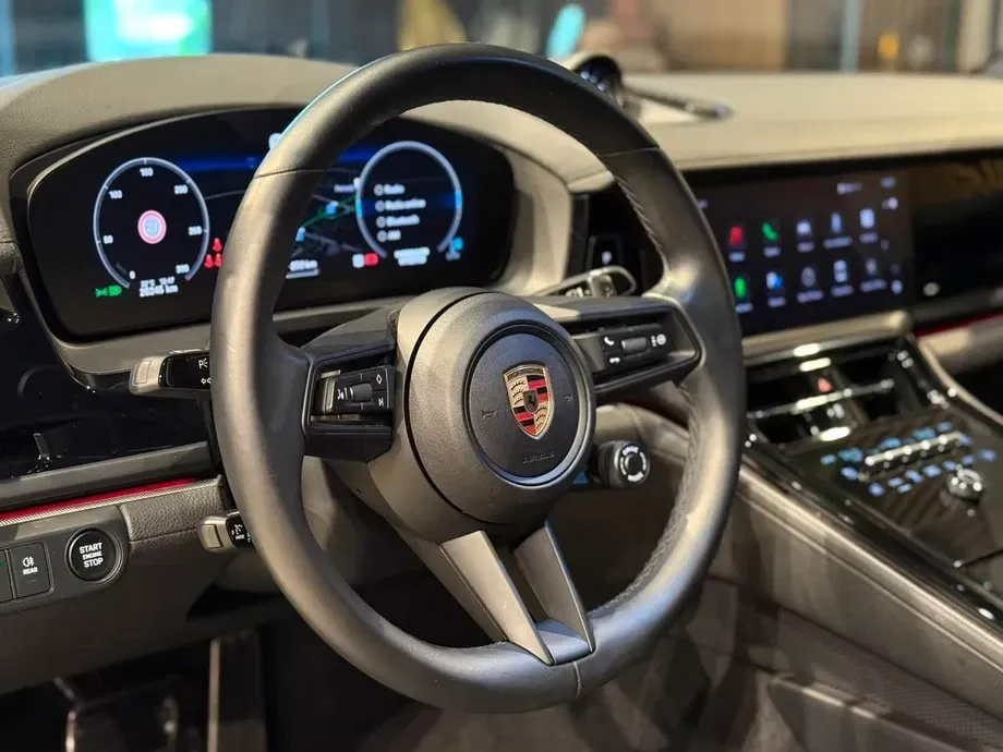 Porsche Panamera — imagine 4