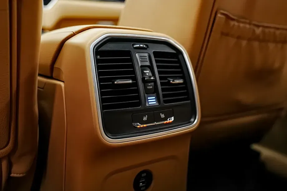 Porsche Macan — imagine 8