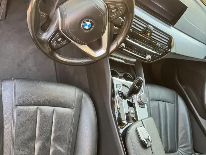 BMW Seria 5 G30/G31 [2017 - Prezent] 520d AT
