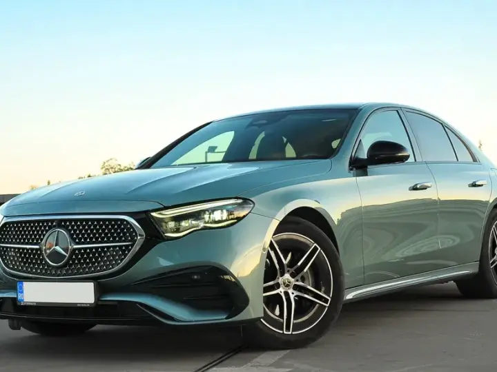 Mercedes-Benz E W214 400 4MATIC PHEV