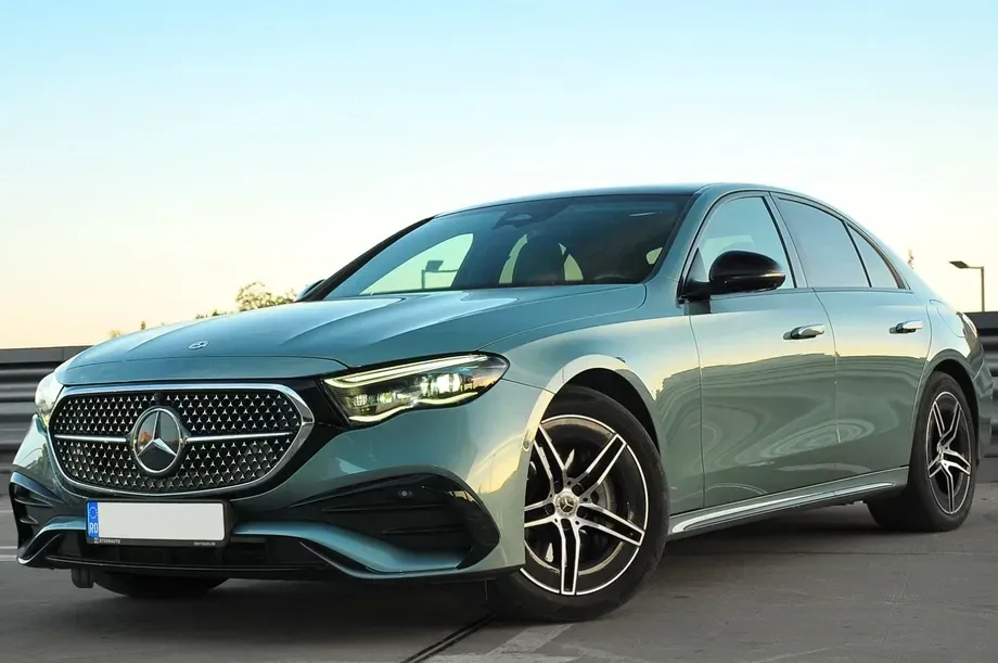 Mercedes-Benz E W214 400 4MATIC PHEV — imagine 3