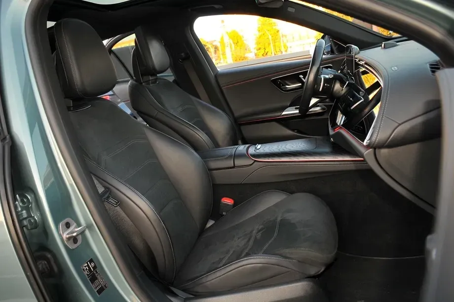Mercedes-Benz E W214 400 4MATIC PHEV — imagine 6