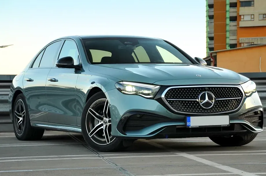 Mercedes-Benz E W214 400 4MATIC PHEV — imagine 2