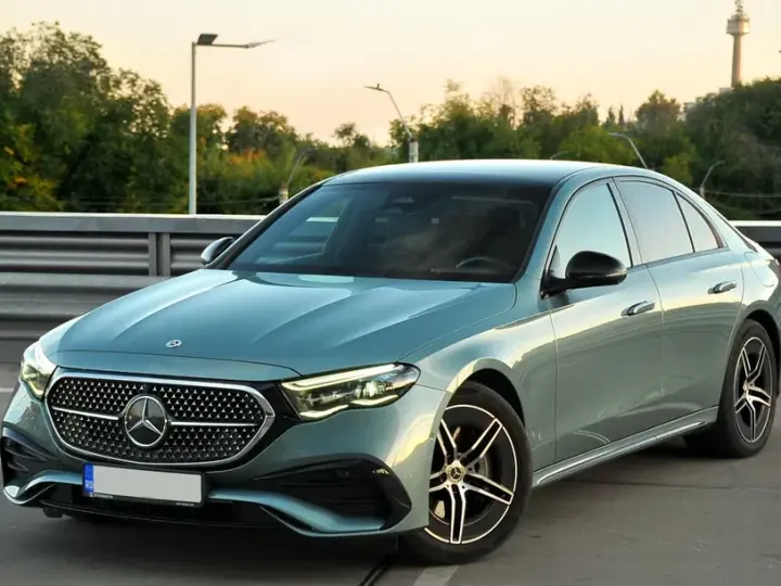 Mercedes-Benz E W214 400 4MATIC PHEV