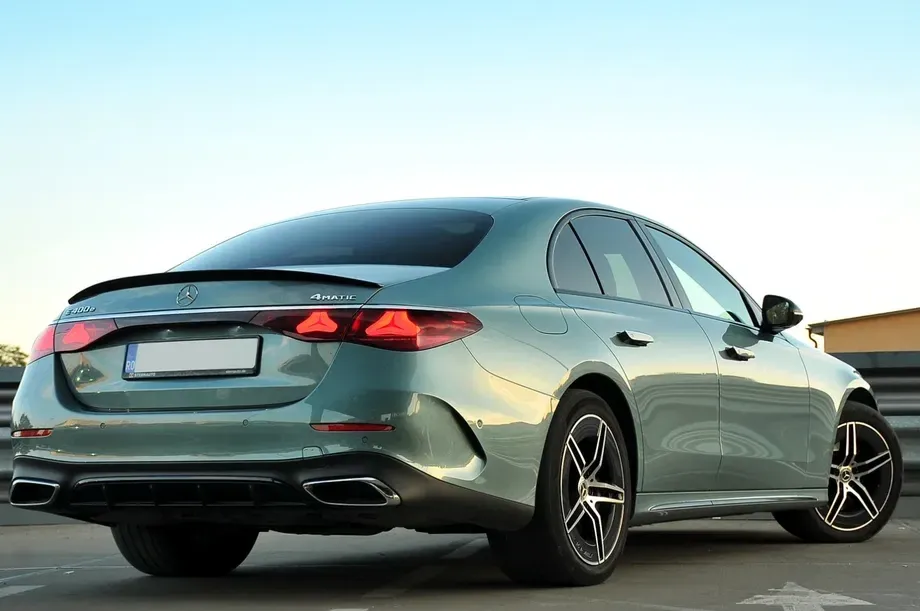 Mercedes-Benz E W214 400 4MATIC PHEV — imagine 4