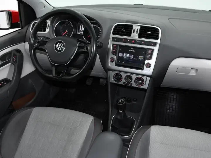 Volkswagen Polo V 1.2 TSI Blue Motion Technology beats