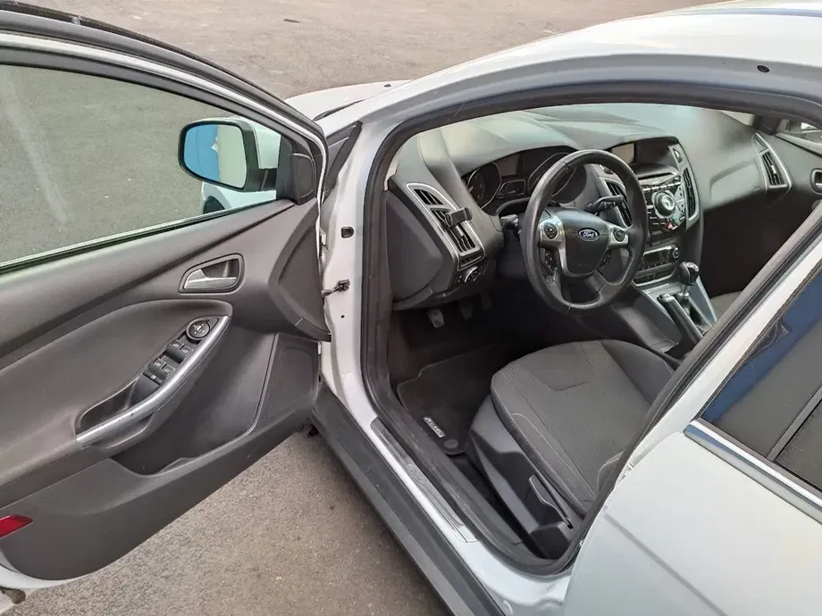 Ford Focus MK3 — imagine 8