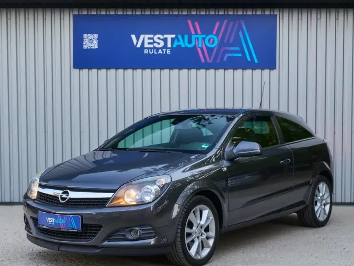 Opel Astra H 1.9 CDTI DPF Cosmo