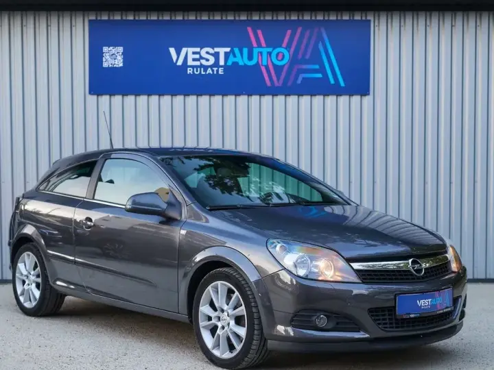 Opel Astra H 1.9 CDTI DPF Cosmo