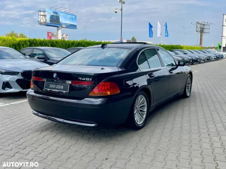 BMW Seria 7 745i