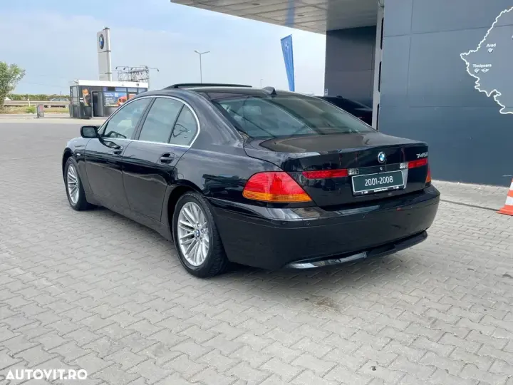 BMW Seria 7 745i