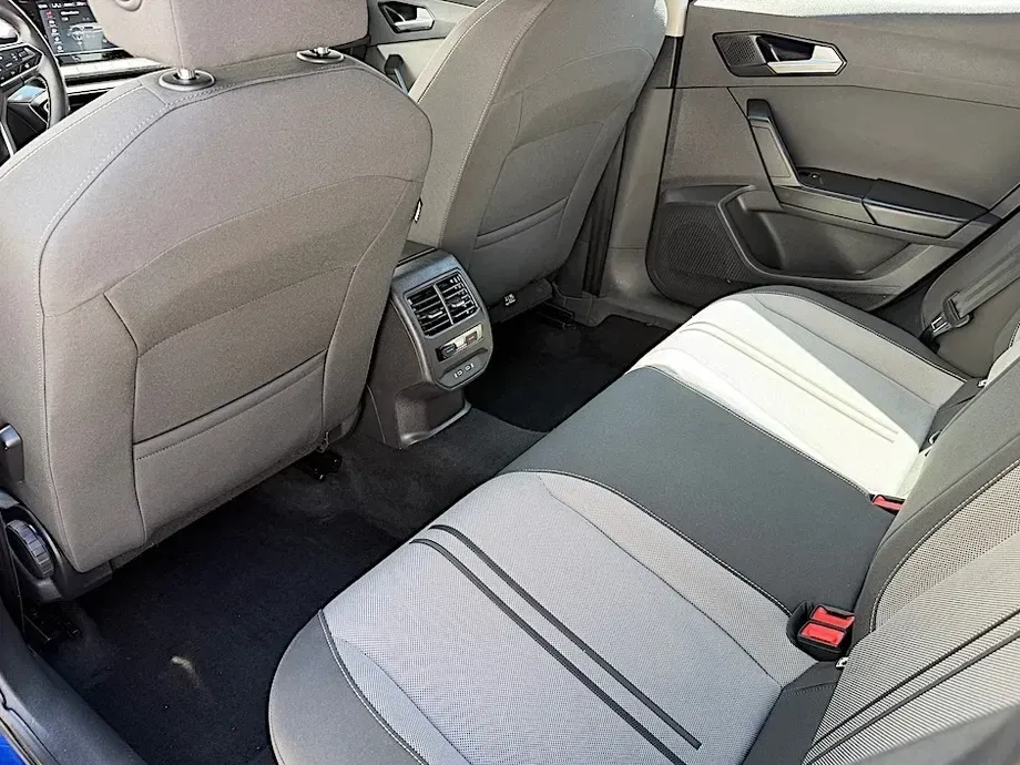 Seat Leon 1.5 eTSI DSG7 MHEV Style — imagine 7