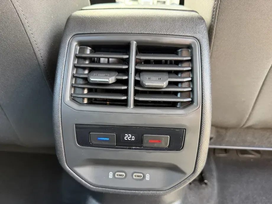 Seat Leon 1.5 eTSI DSG7 MHEV Style — imagine 8