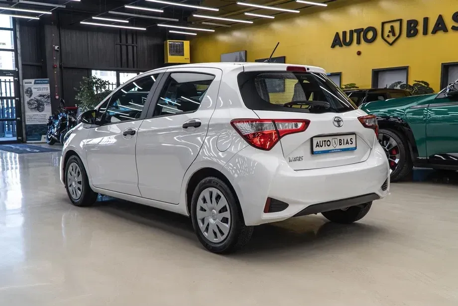 Toyota Yaris 1.0 L Eco — imagine 5