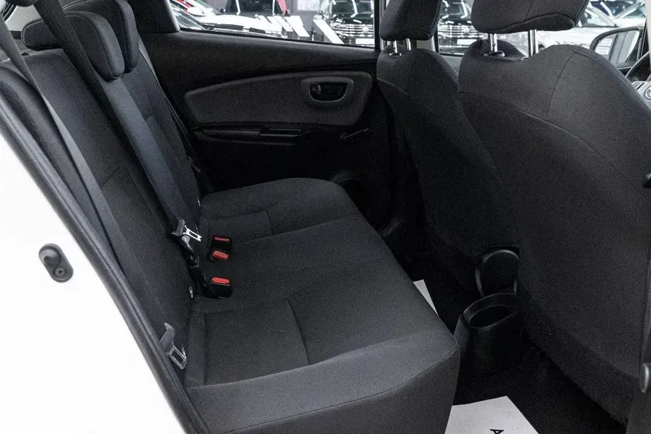 Toyota Yaris 1.0 L Eco — imagine 8
