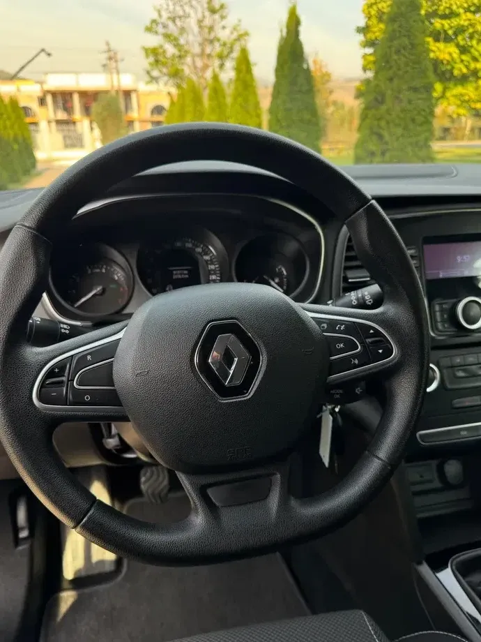 Renault Mégane IV ENERGY TCe 100 LIFE — imagine 7