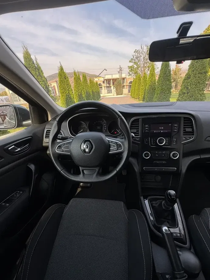 Renault Mégane IV ENERGY TCe 100 LIFE — imagine 5