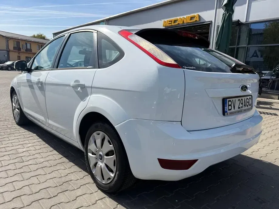 Ford Focus MK2 — imagine 3