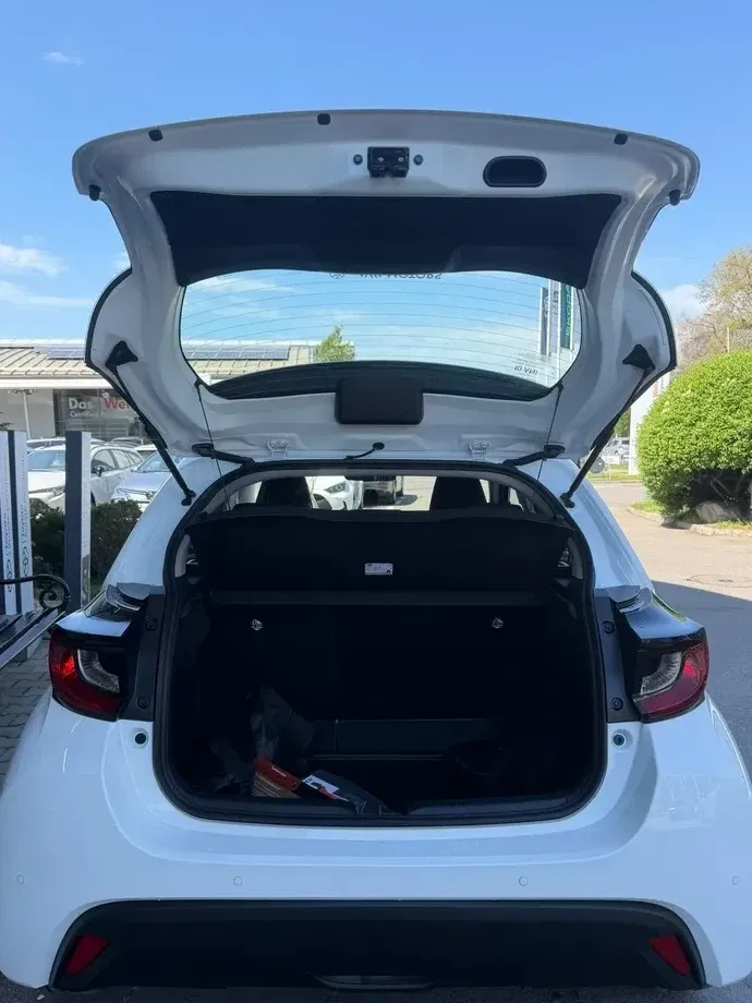 Toyota Yaris 1.5 116 CP HEV Active — imagine 8