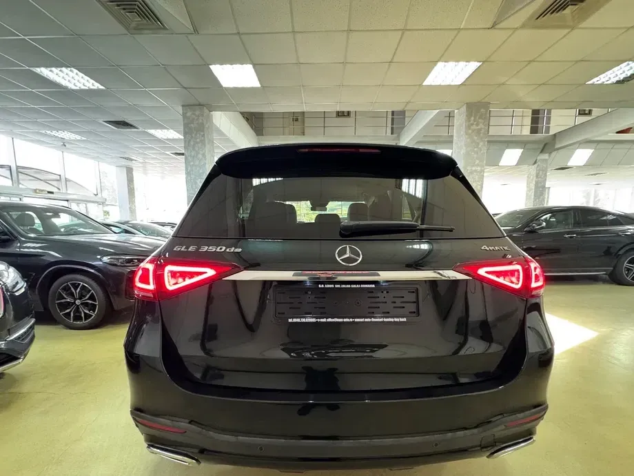Mercedes-Benz GLE 350 de 4MATIC 9G-TRONIC AMG Line — imagine 10
