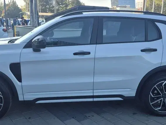 Lynk&Co 01