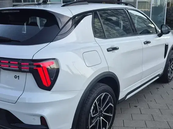 Lynk&Co 01