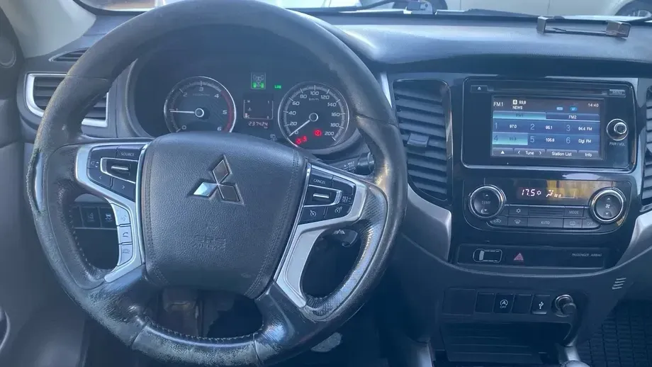 Mitsubishi L200 Double Cab M/T Intense — imagine 10