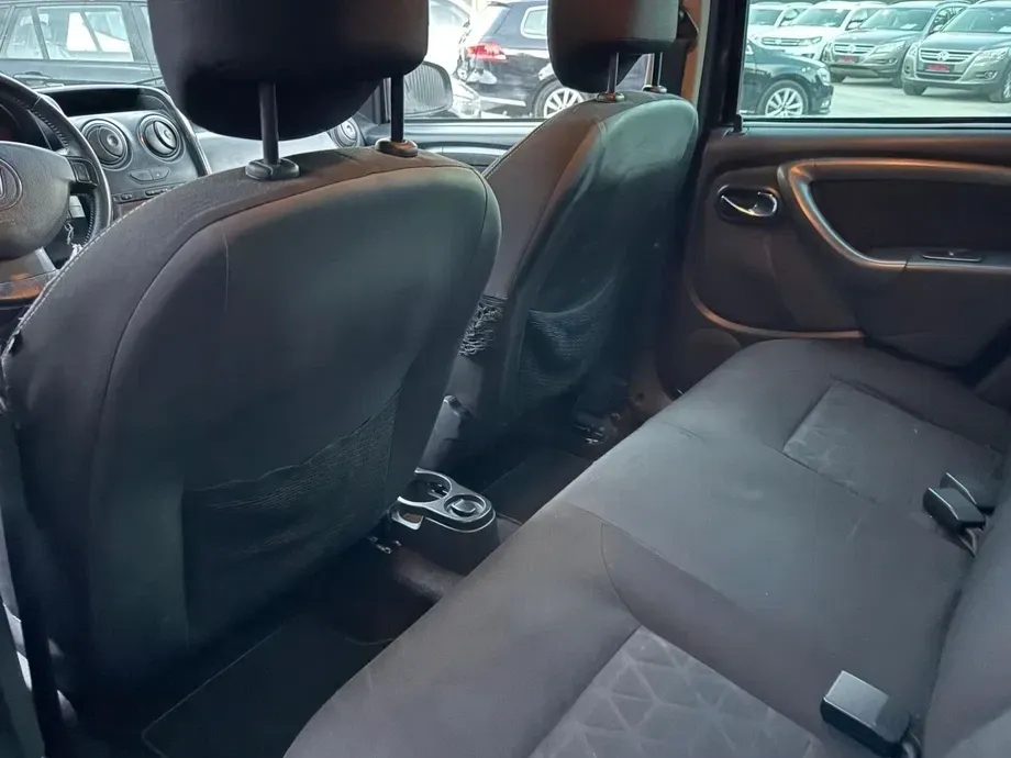 Dacia Duster I 1.5 dCi 4x2 Laureate — imagine 8
