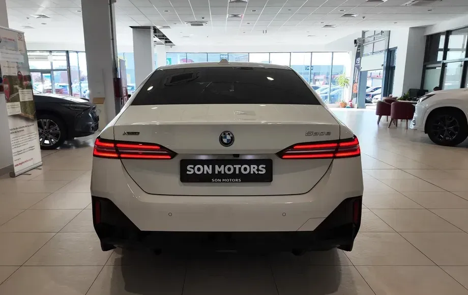 BMW Seria 5 G30/G31 530e xDrive AT PHEV — imagine 5