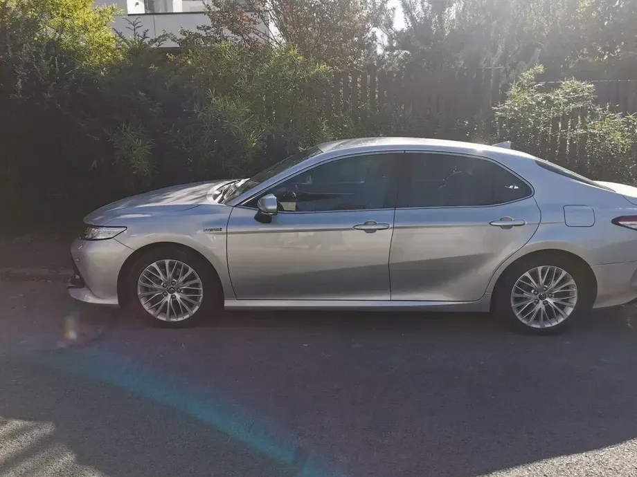 Toyota Camry — imagine 8
