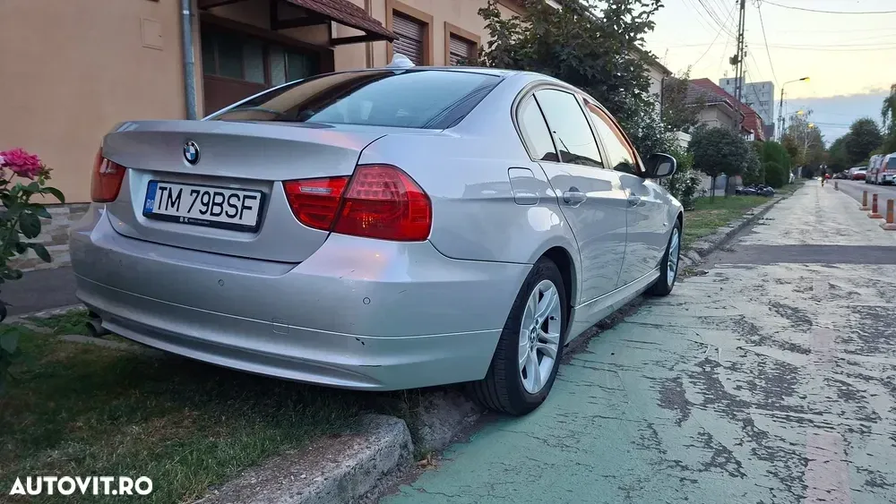 BMW Seria 3 E90/E91/E92/E93 [2005 - 2013] 318d — imagine 6