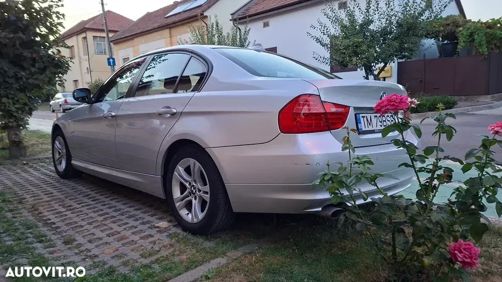 BMW Seria 3 E90/E91/E92/E93 [2005 - 2013] 318d — imagine 5
