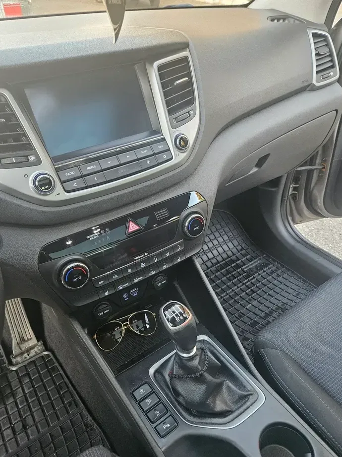 Hyundai Tucson III — imagine 9