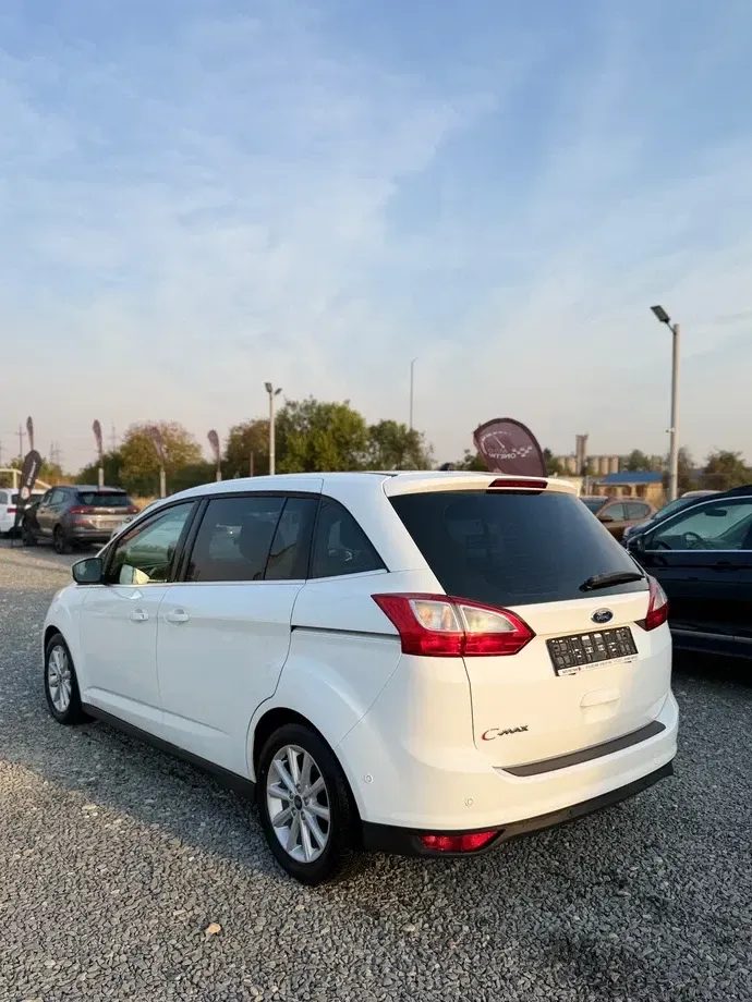 Ford Grand C-Max — imagine 4