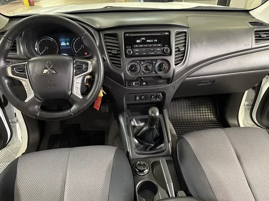 Mitsubishi L200 — imagine 9