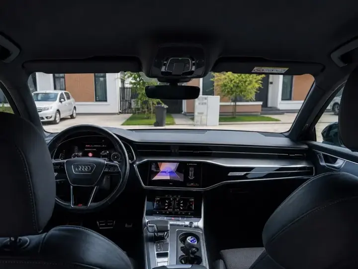 Audi A6 Avant C8