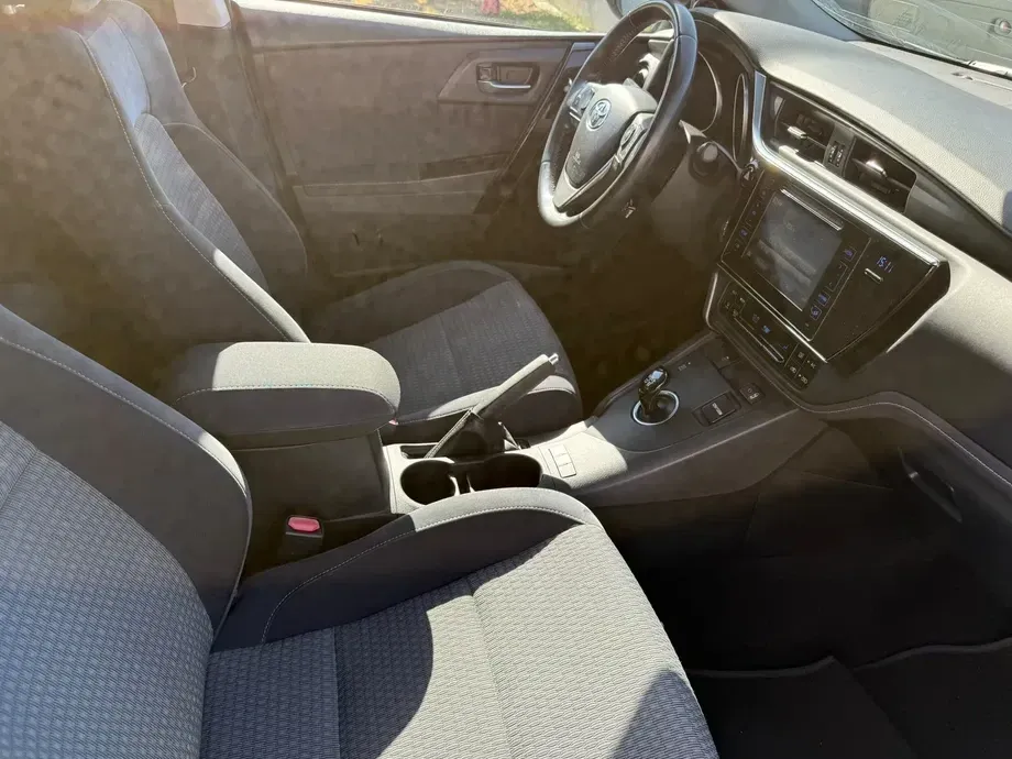 Toyota Auris — imagine 5