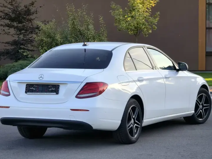 Mercedes-Benz E W213 200 d T-Modell Aut