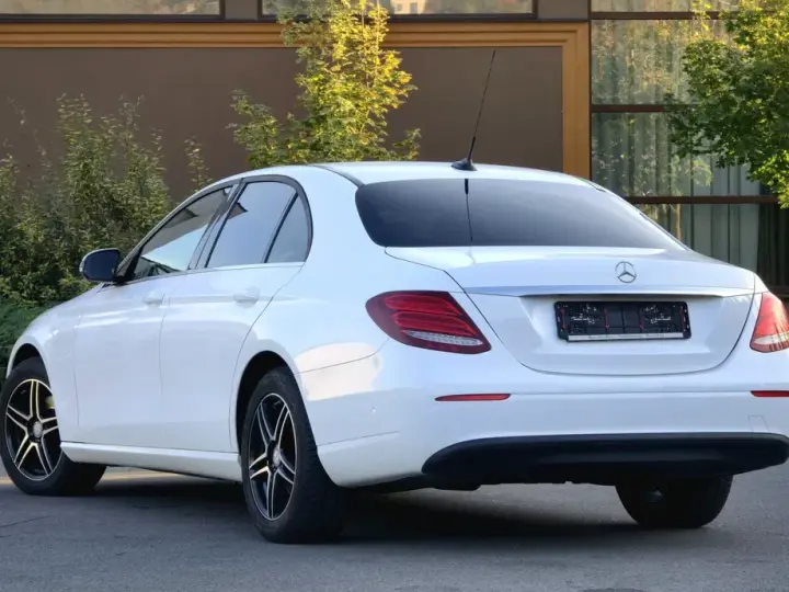 Mercedes-Benz E W213 200 d T-Modell Aut